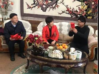 敦煌種業(yè)領(lǐng)導(dǎo)看望慰問公司老干部、老黨員及困難黨員職工