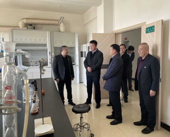 酒泉市政府黨組成員、副市長哈里別克來敦煌種業(yè)調(diào)研指導(dǎo)工作