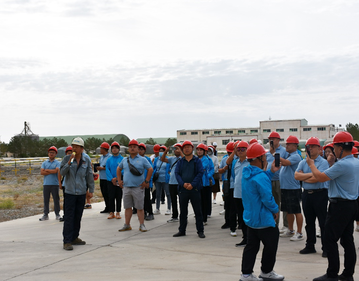 攜手同行 共創(chuàng)未來(lái) —— 敦煌種業(yè)黃淮海區(qū)域戰(zhàn)略合作伙伴赴酒泉進(jìn)行觀(guān)摩交流